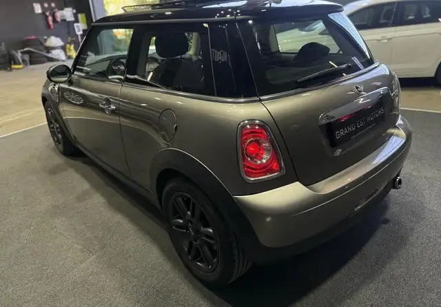 Mini Cooper view 22