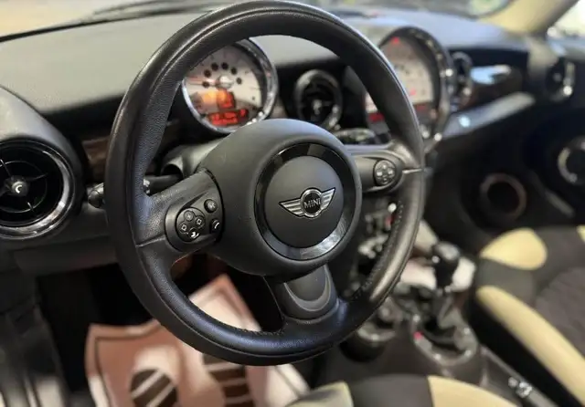 Mini Cooper view 14