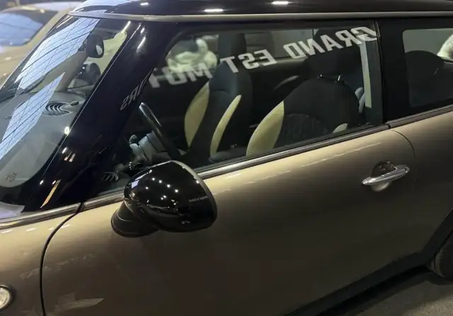 Mini Cooper view 11