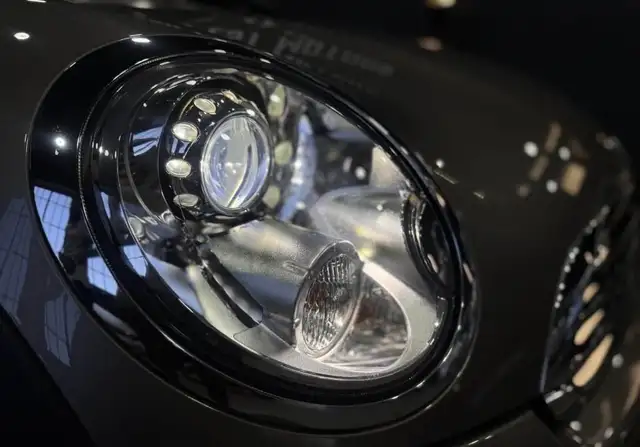 Mini Cooper view 6