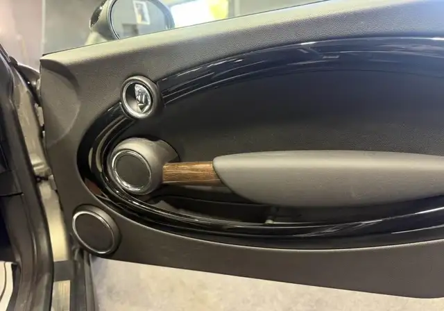 Mini Cooper view 29