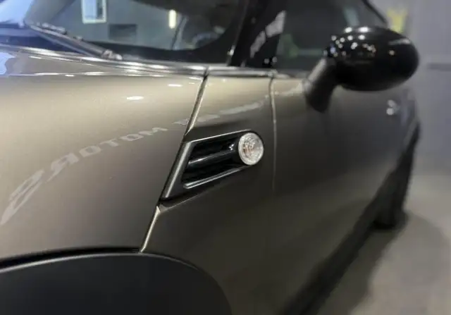 Mini Cooper view 7
