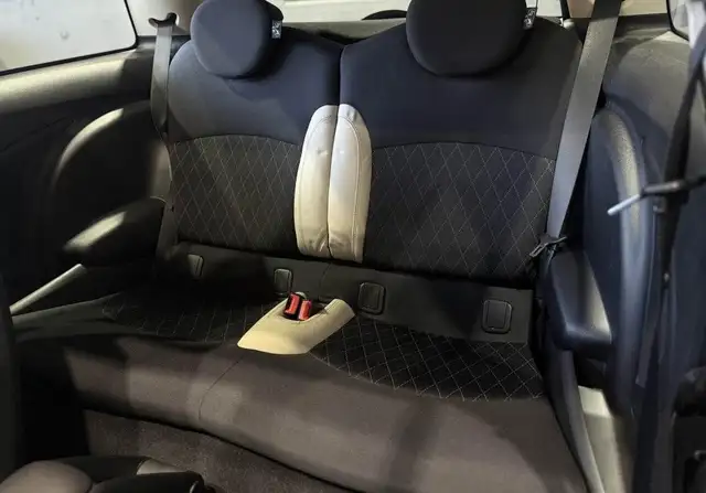Mini Cooper view 17