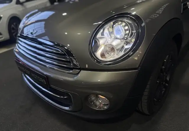 Mini Cooper view 5