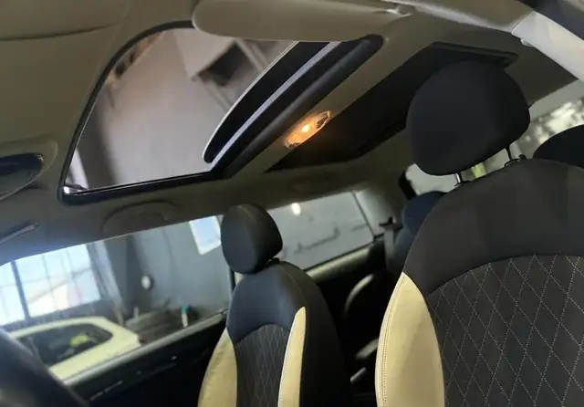Mini Cooper view 19