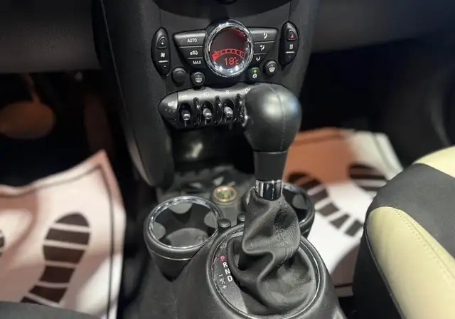 Mini Cooper view 15