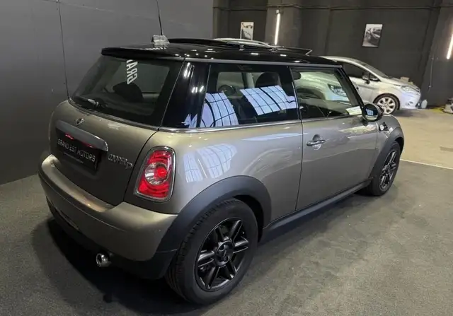 Mini Cooper view 25