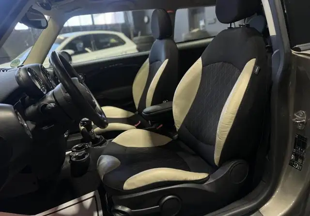 Mini Cooper view 18