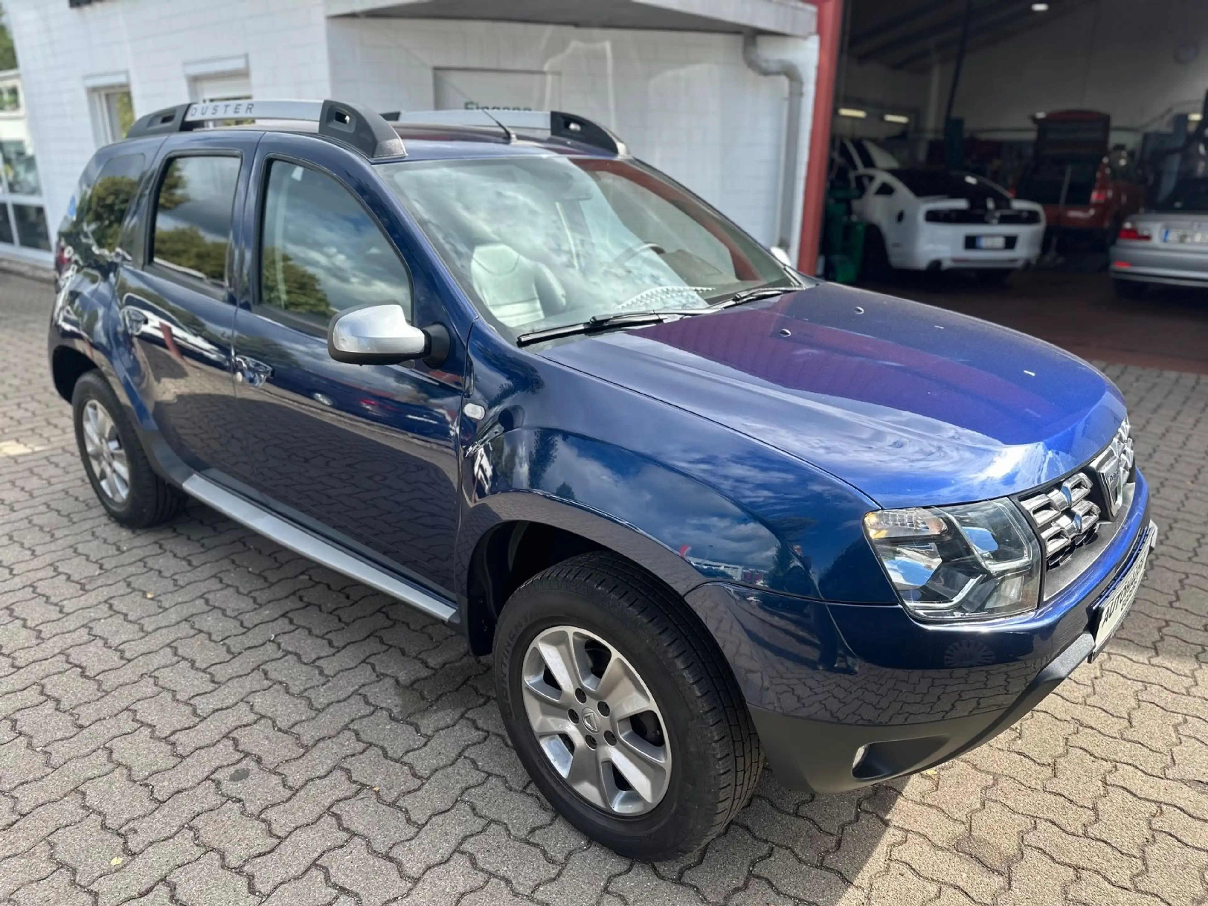 Dacia Duster I Prestige 4x2/AHK/NAV/SHZ/TEMP/PDC/LEDER — photo 4