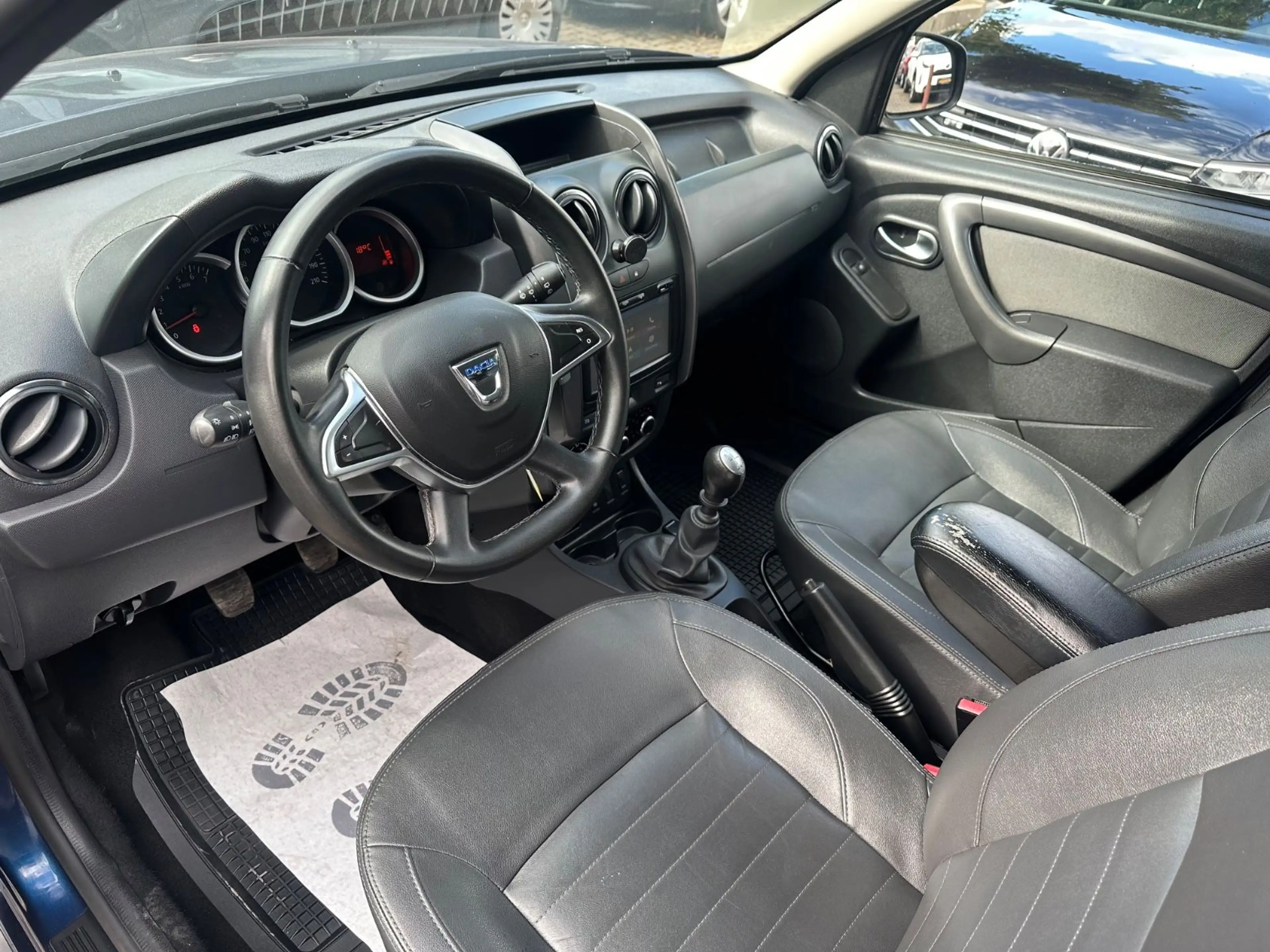 Dacia Duster I Prestige 4x2/AHK/NAV/SHZ/TEMP/PDC/LEDER — photo 10