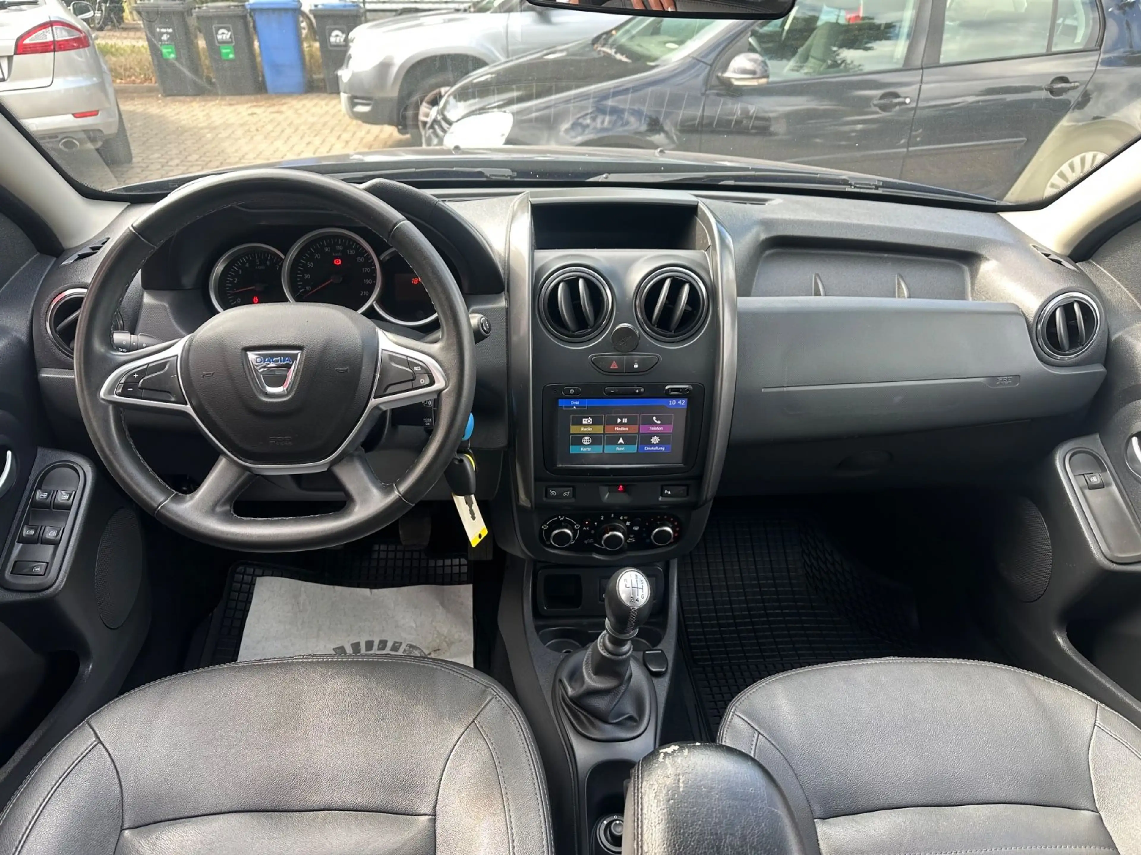 Dacia Duster I Prestige 4x2/AHK/NAV/SHZ/TEMP/PDC/LEDER — photo 12