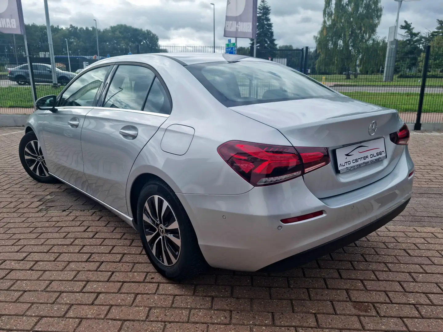 Mercedes-Benz A 180 8G-DCT (2.0 Mercedes motor) 56 000 km Zilver - 2