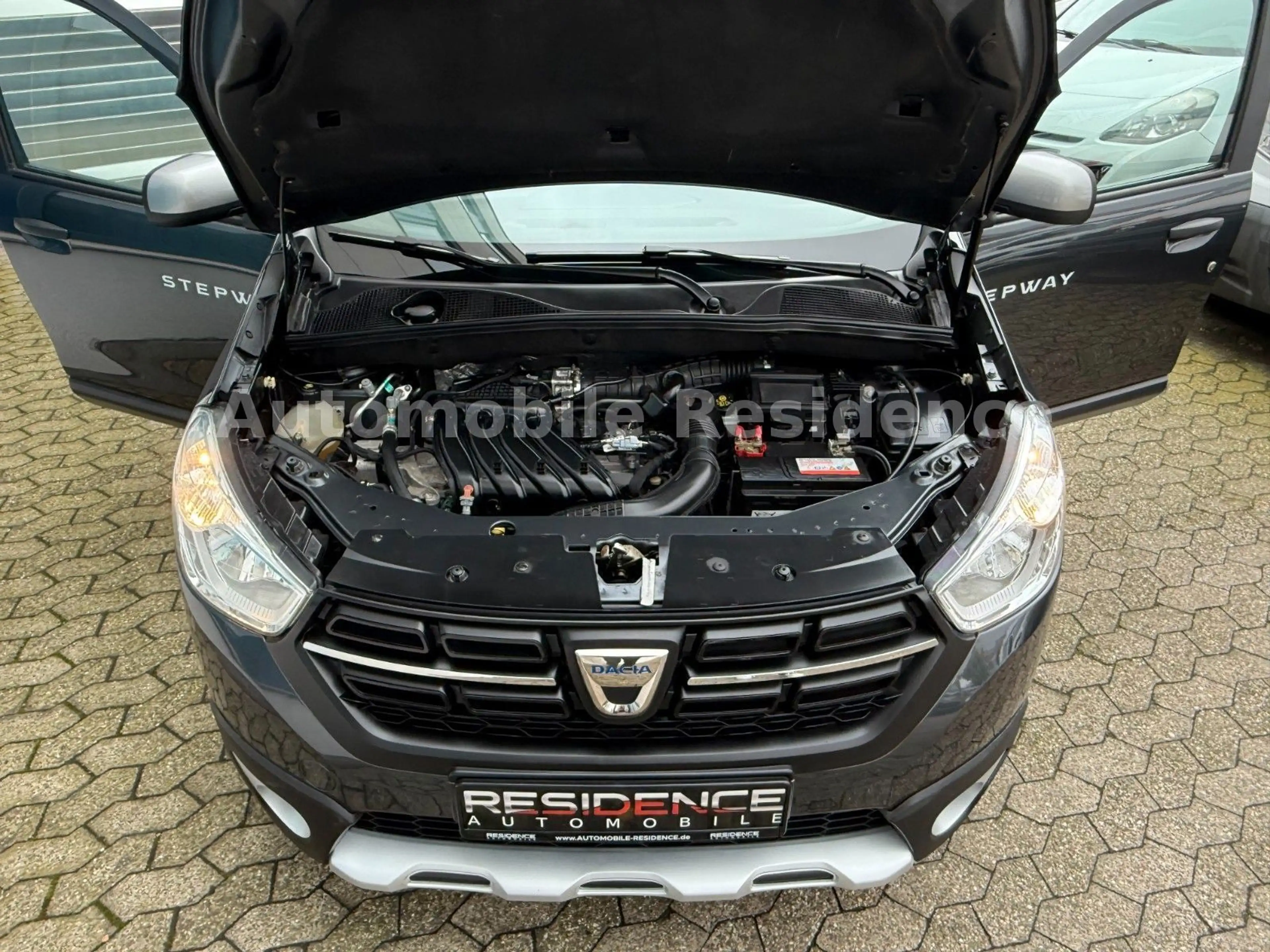 Dacia Lodgy Stepway 1.6*TEMP*KLIMA*NAVI*PDC*MFL*SHZ*1 — photo 11