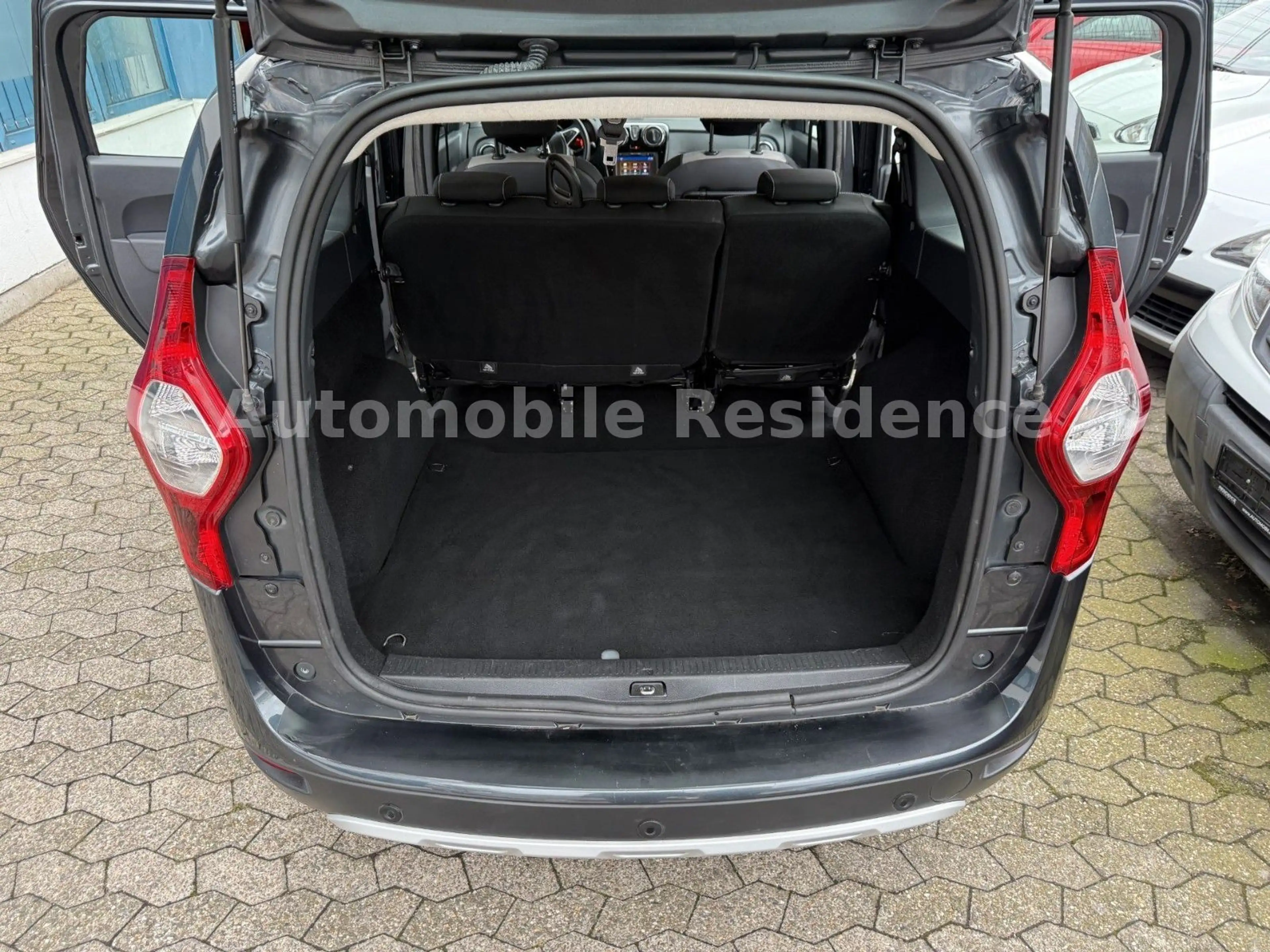 Dacia Lodgy Stepway 1.6*TEMP*KLIMA*NAVI*PDC*MFL*SHZ*1 — photo 10