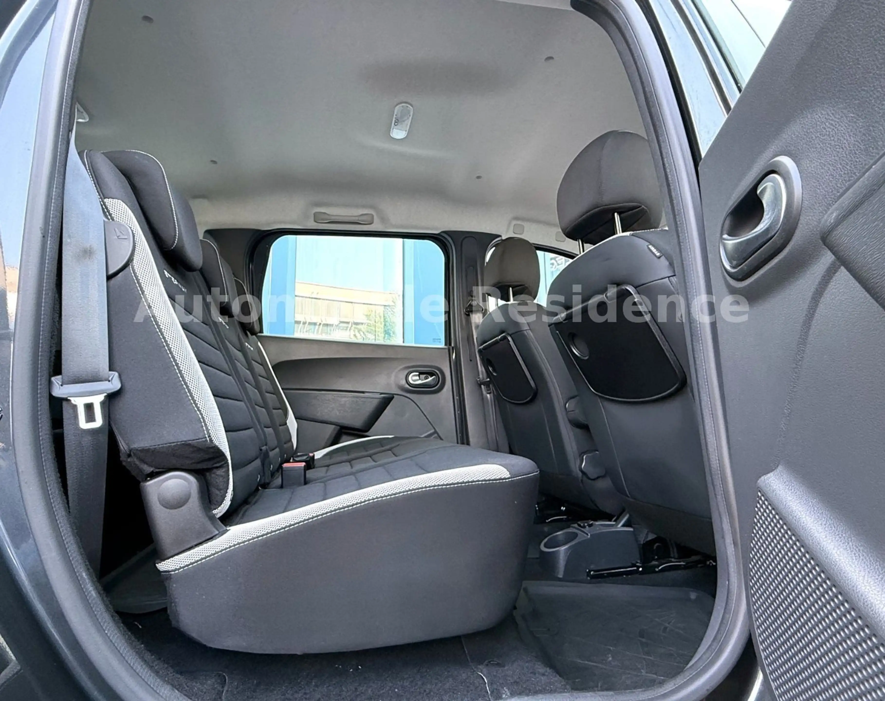 Dacia Lodgy Stepway 1.6*TEMP*KLIMA*NAVI*PDC*MFL*SHZ*1 — photo 8