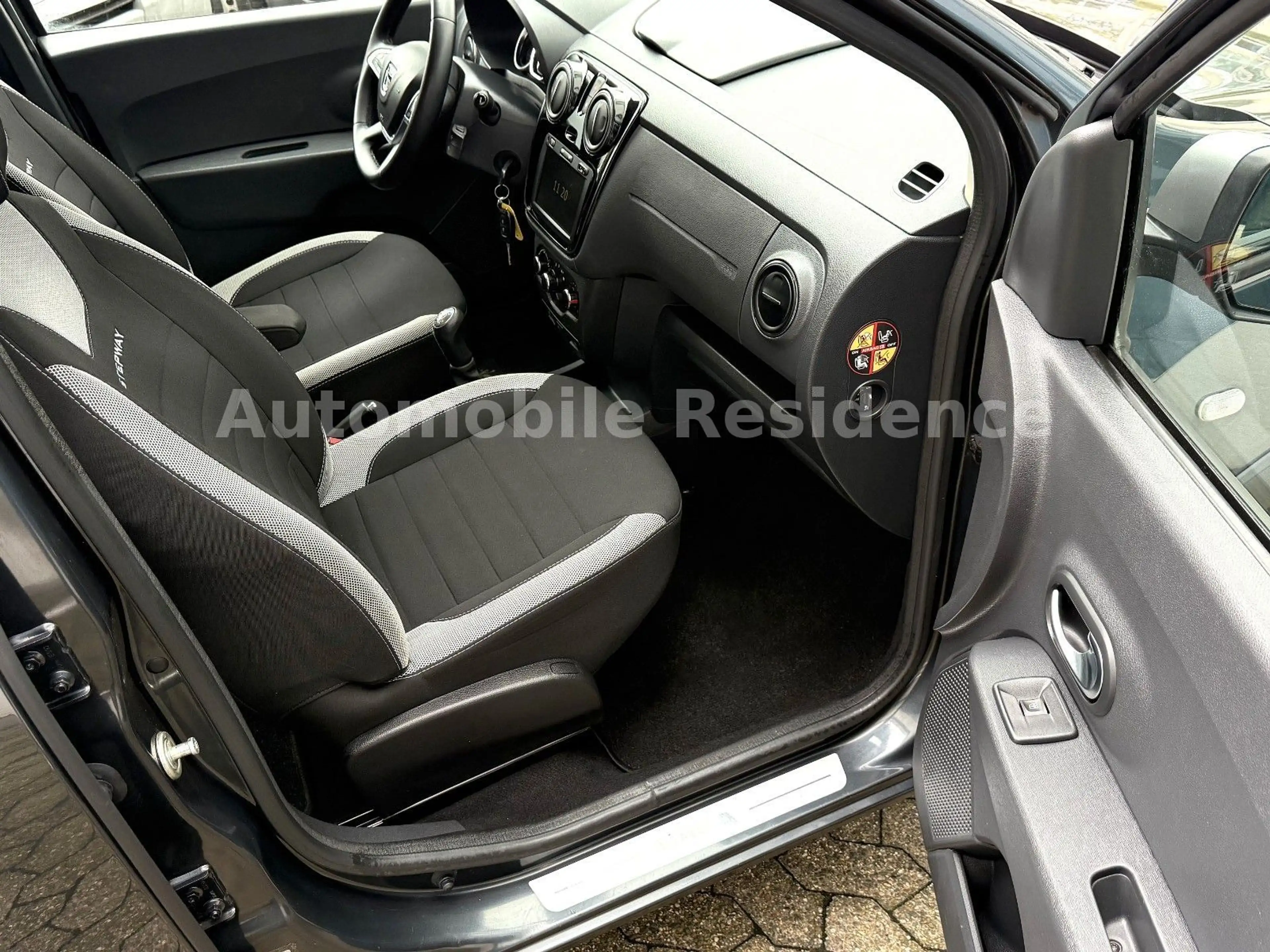 Dacia Lodgy Stepway 1.6*TEMP*KLIMA*NAVI*PDC*MFL*SHZ*1 — photo 7