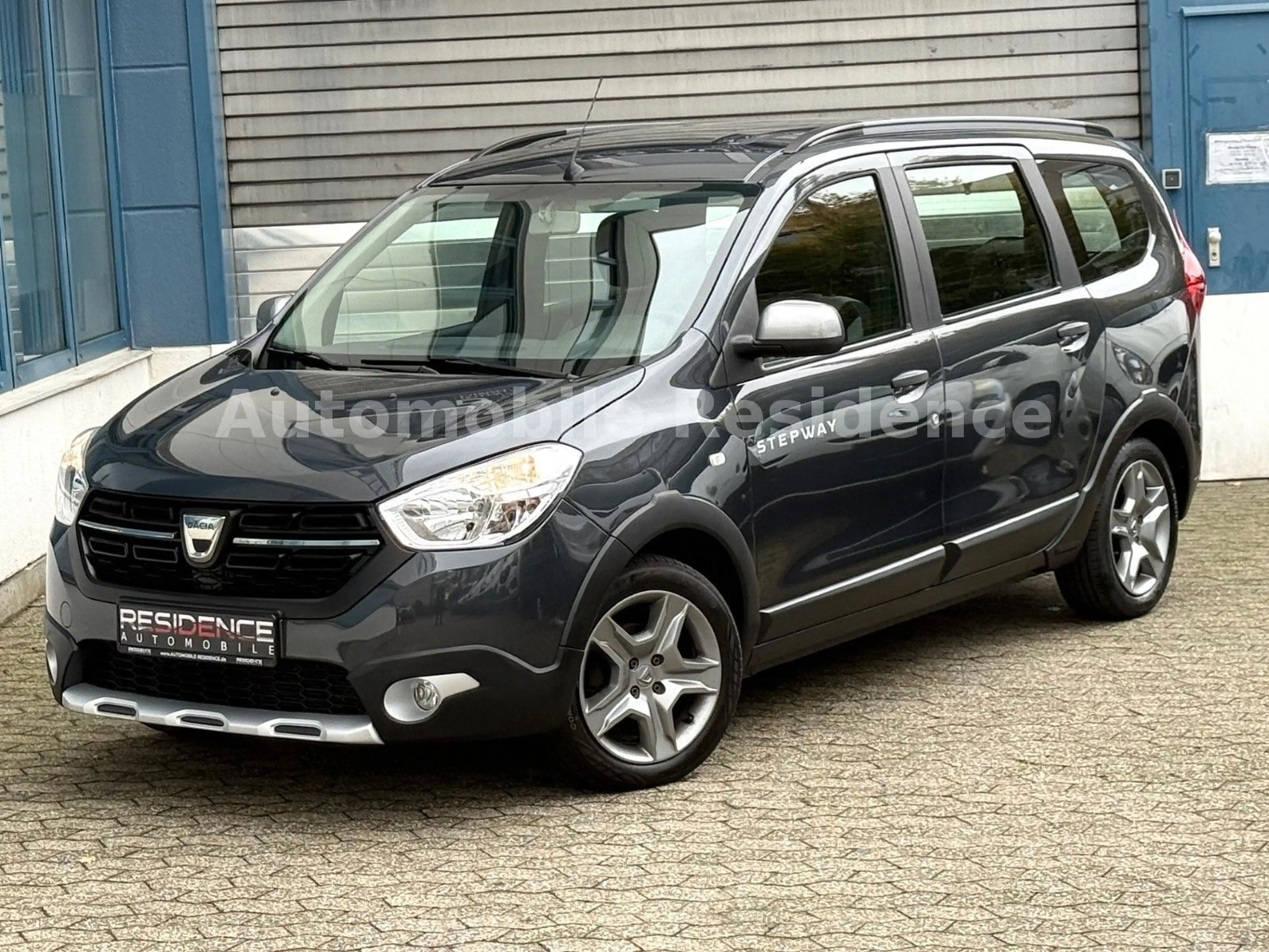 Dacia Lodgy Stepway 1.6*TEMP*KLIMA*NAVI*PDC*MFL*SHZ*1 — photo 2
