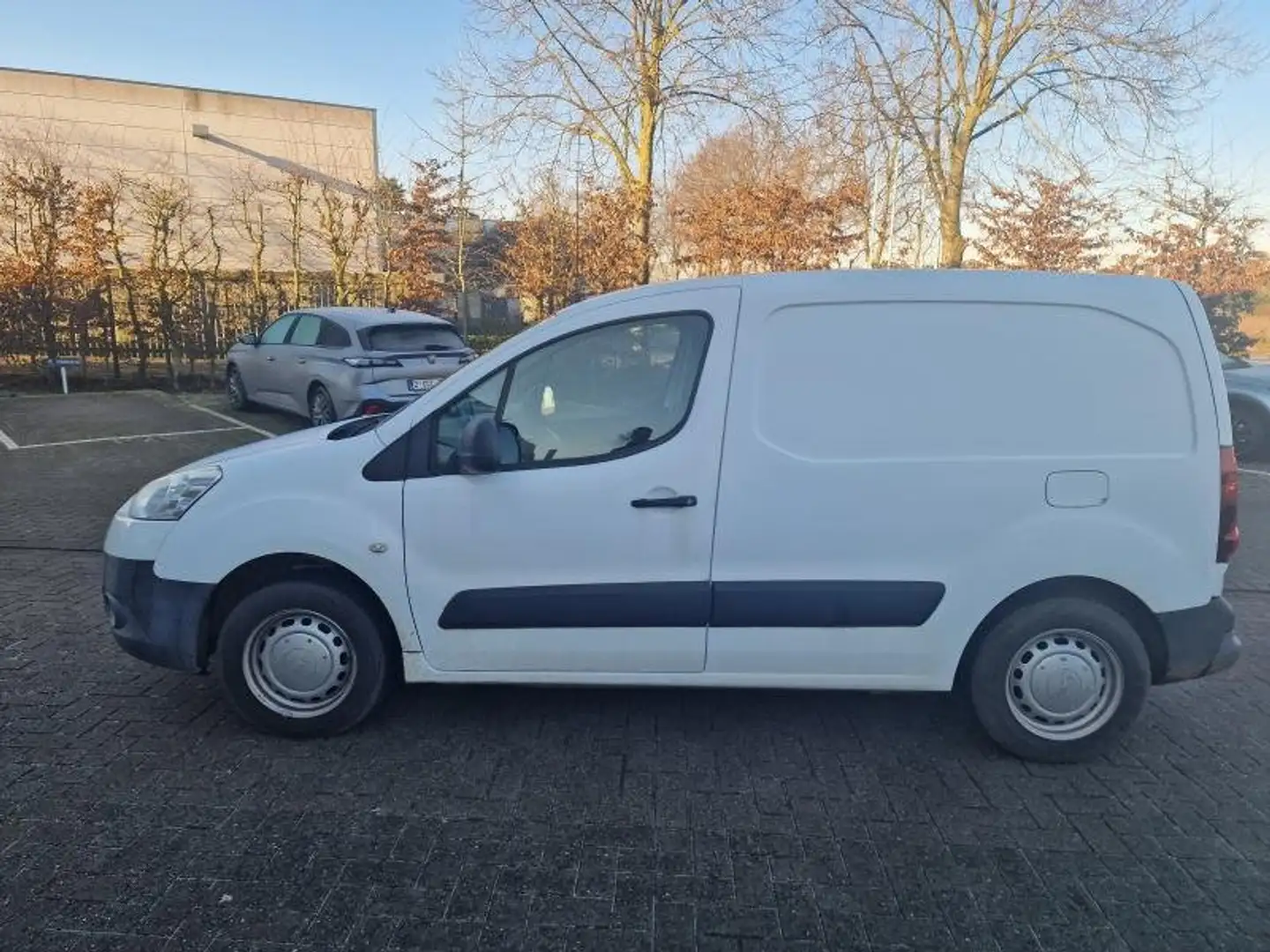 Peugeot Partner 1600 ESSENCE UTILITAIRE 3 PLACES AIRCO Blanc - 1