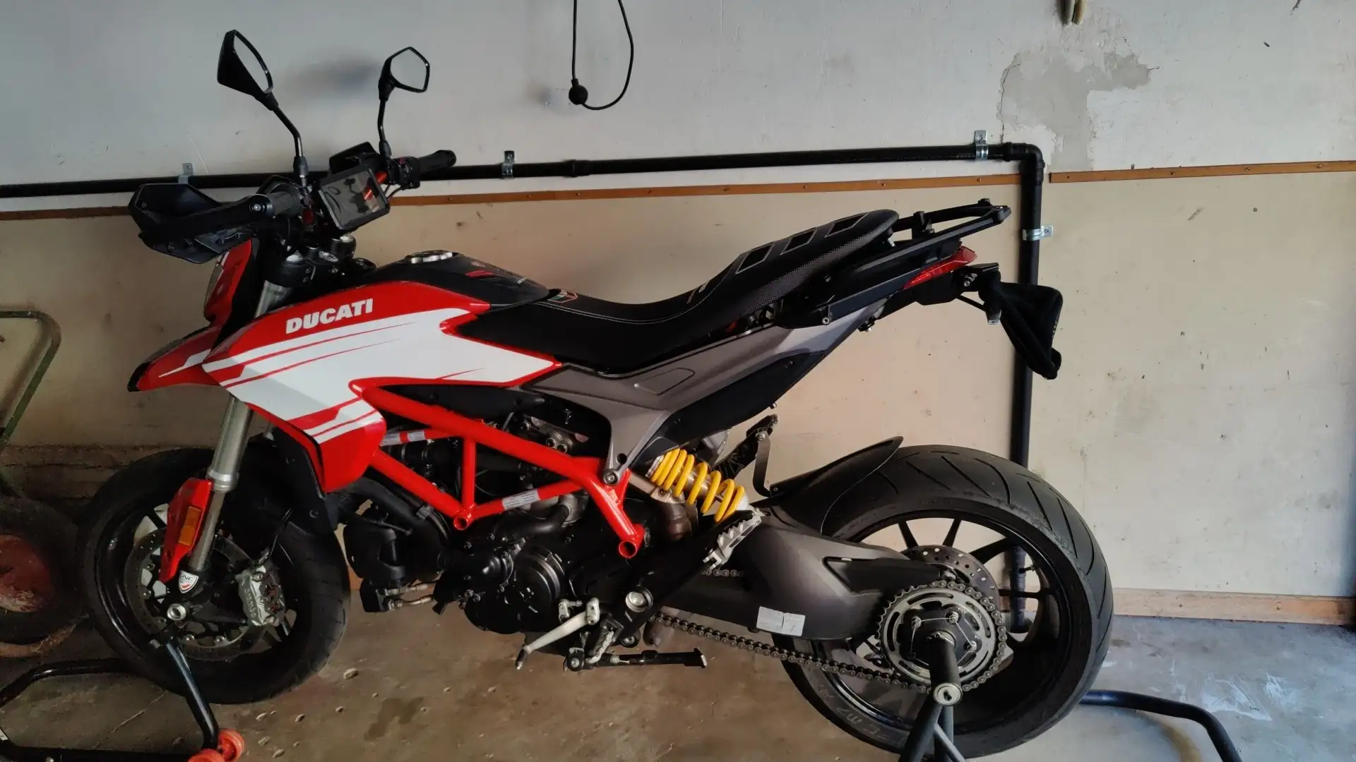 Ducati Hypermotard 939 BA Rot - 2