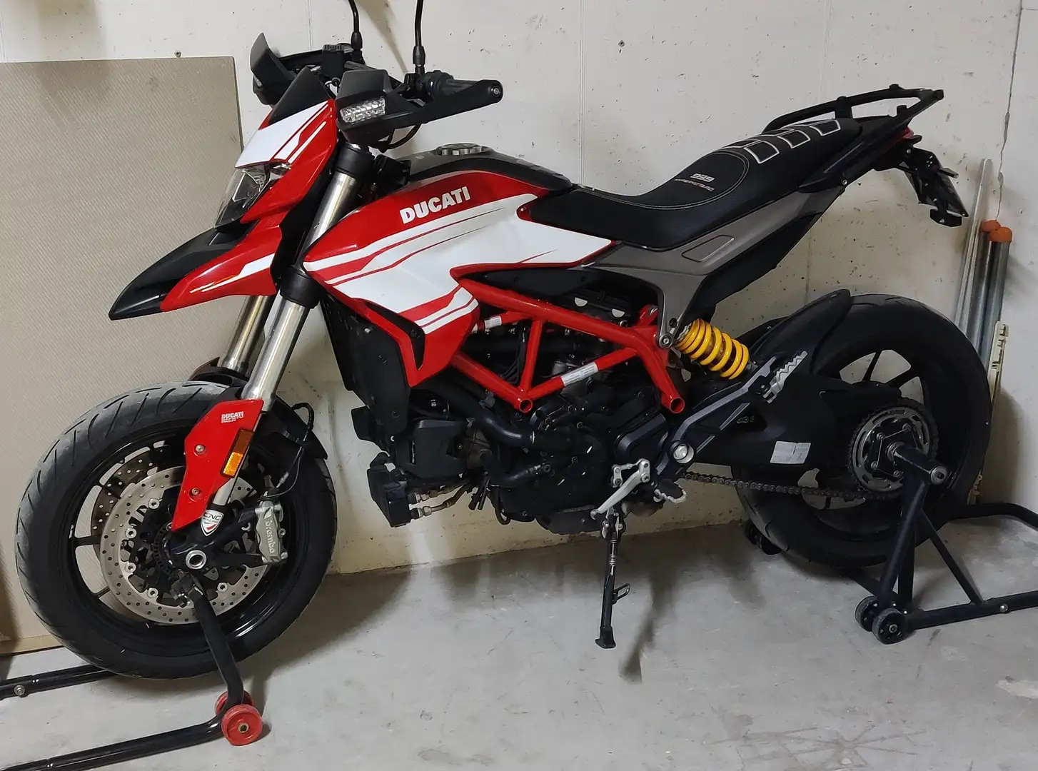 Ducati Hypermotard 939 BA Rot - 1