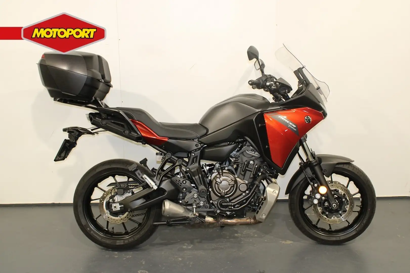 Yamaha MT-07 Tracer Schwarz - 1