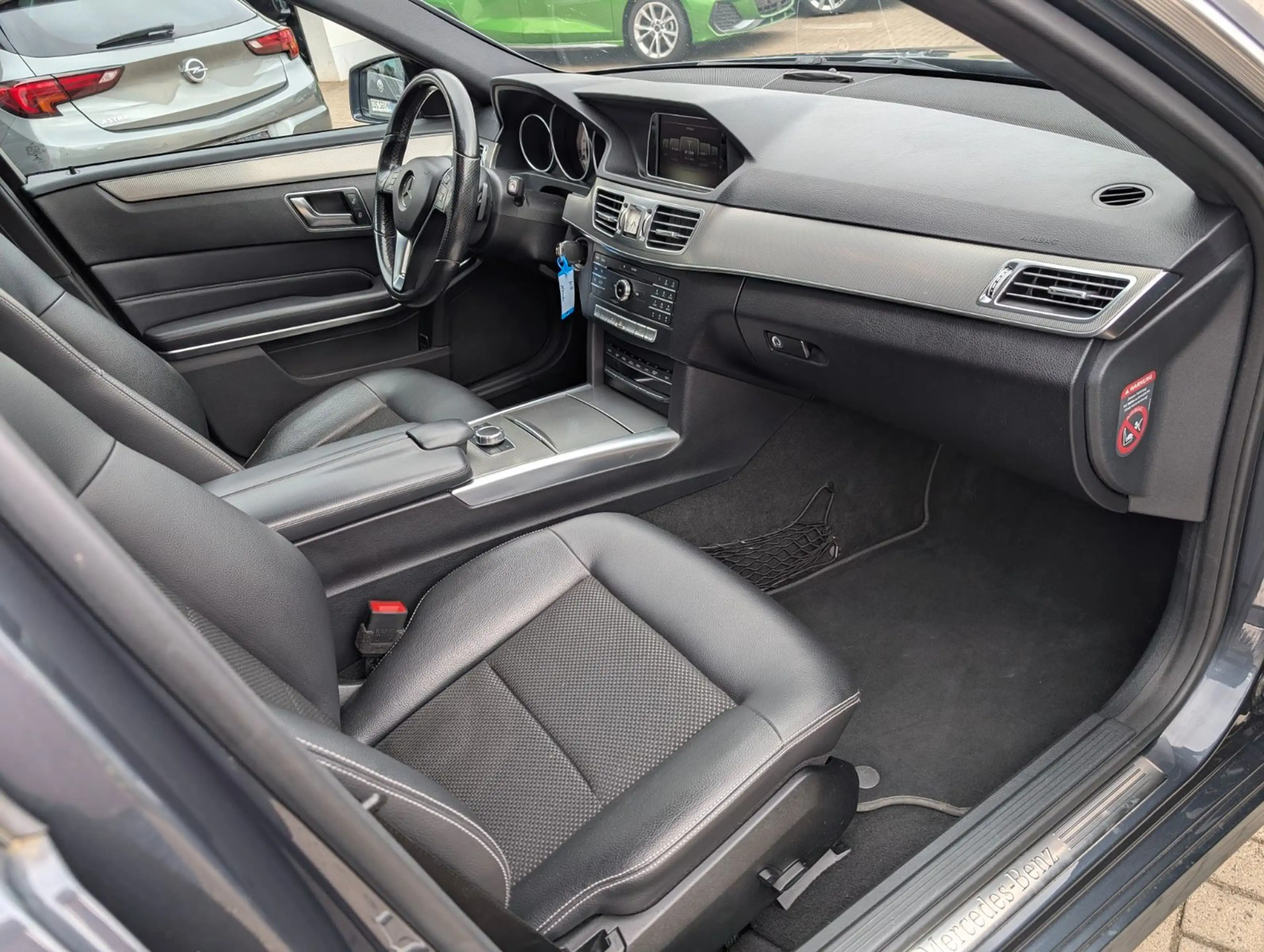 Mercedes-Benz E 350 E T-Modell BlueTec 4Matic Avantgarde Autom — photo 11