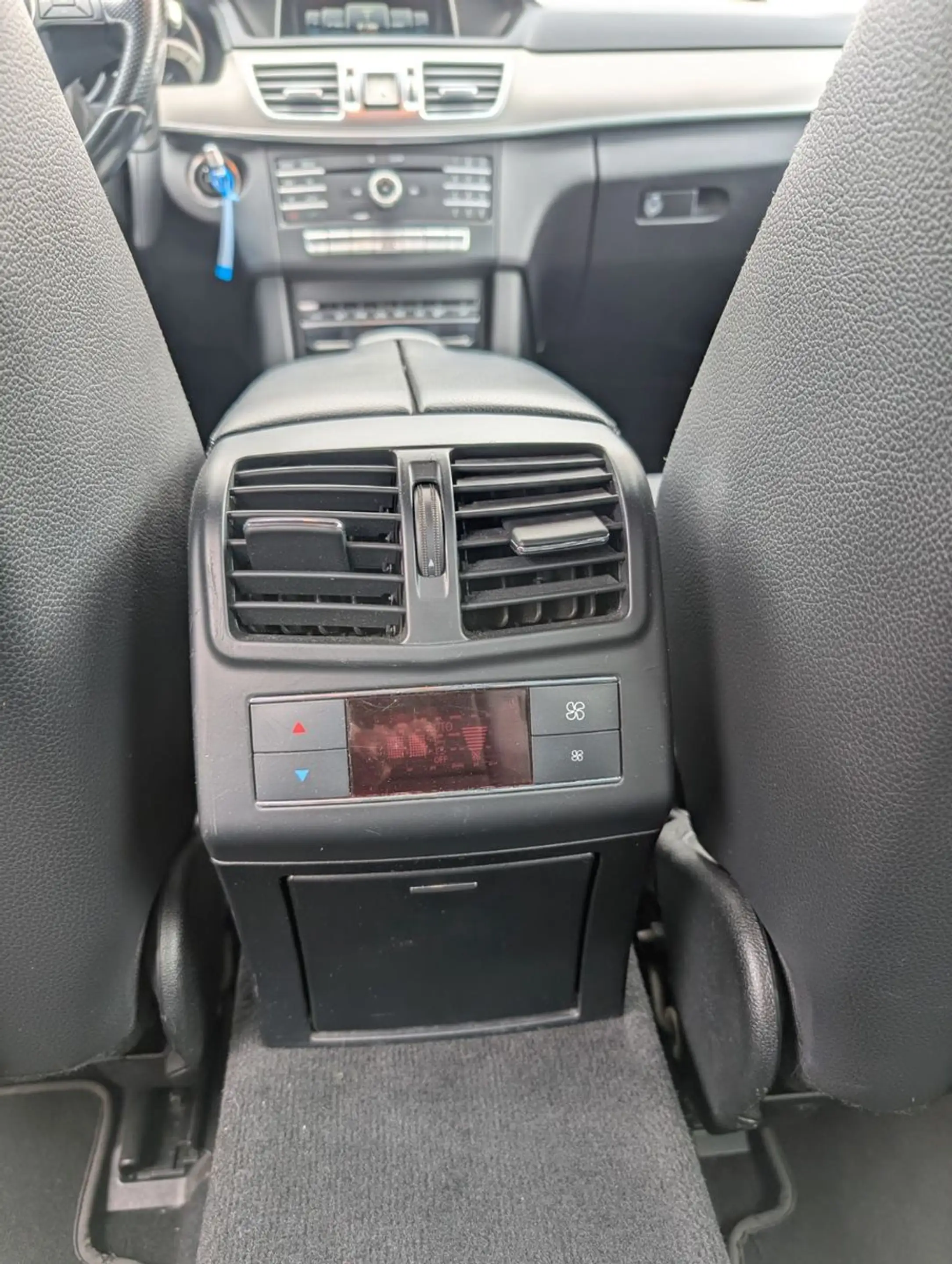 Mercedes-Benz E 350 E T-Modell BlueTec 4Matic Avantgarde Autom — photo 14