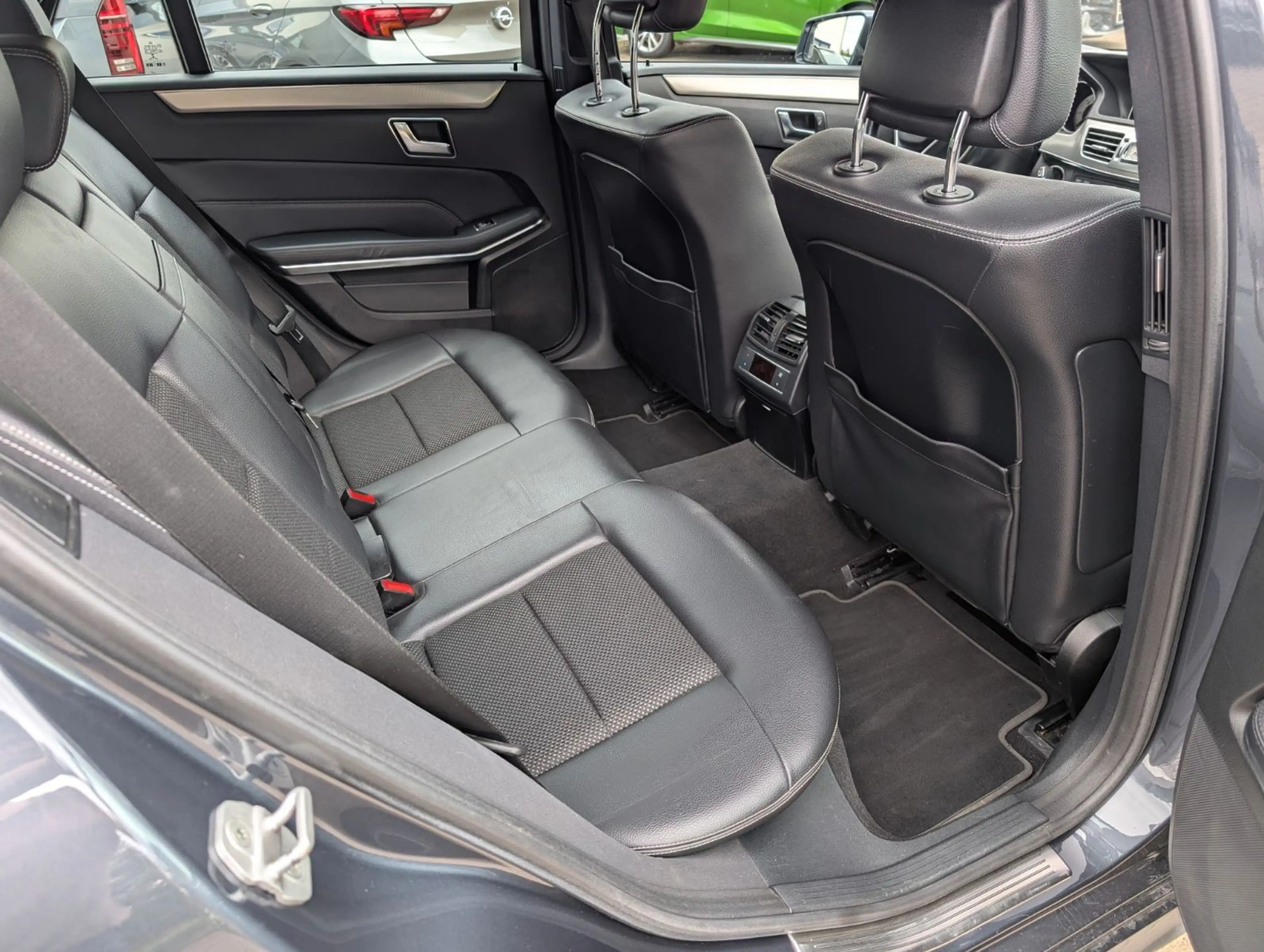 Mercedes-Benz E 350 E T-Modell BlueTec 4Matic Avantgarde Autom — photo 13