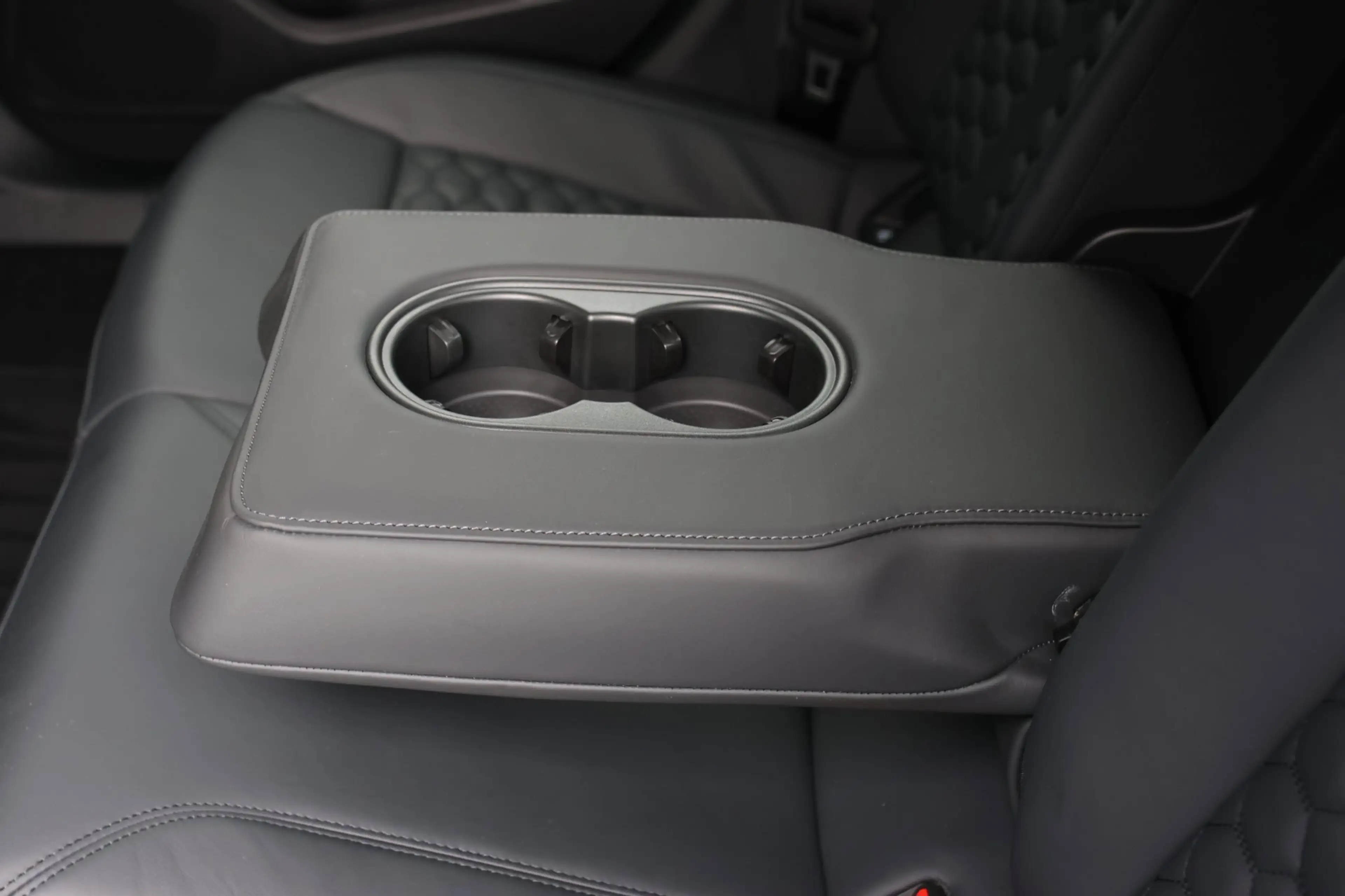 Audi RS3 Limousine 2.5 TFSI Quattro *Pano*B&O*Head-Up*Camer — photo 44