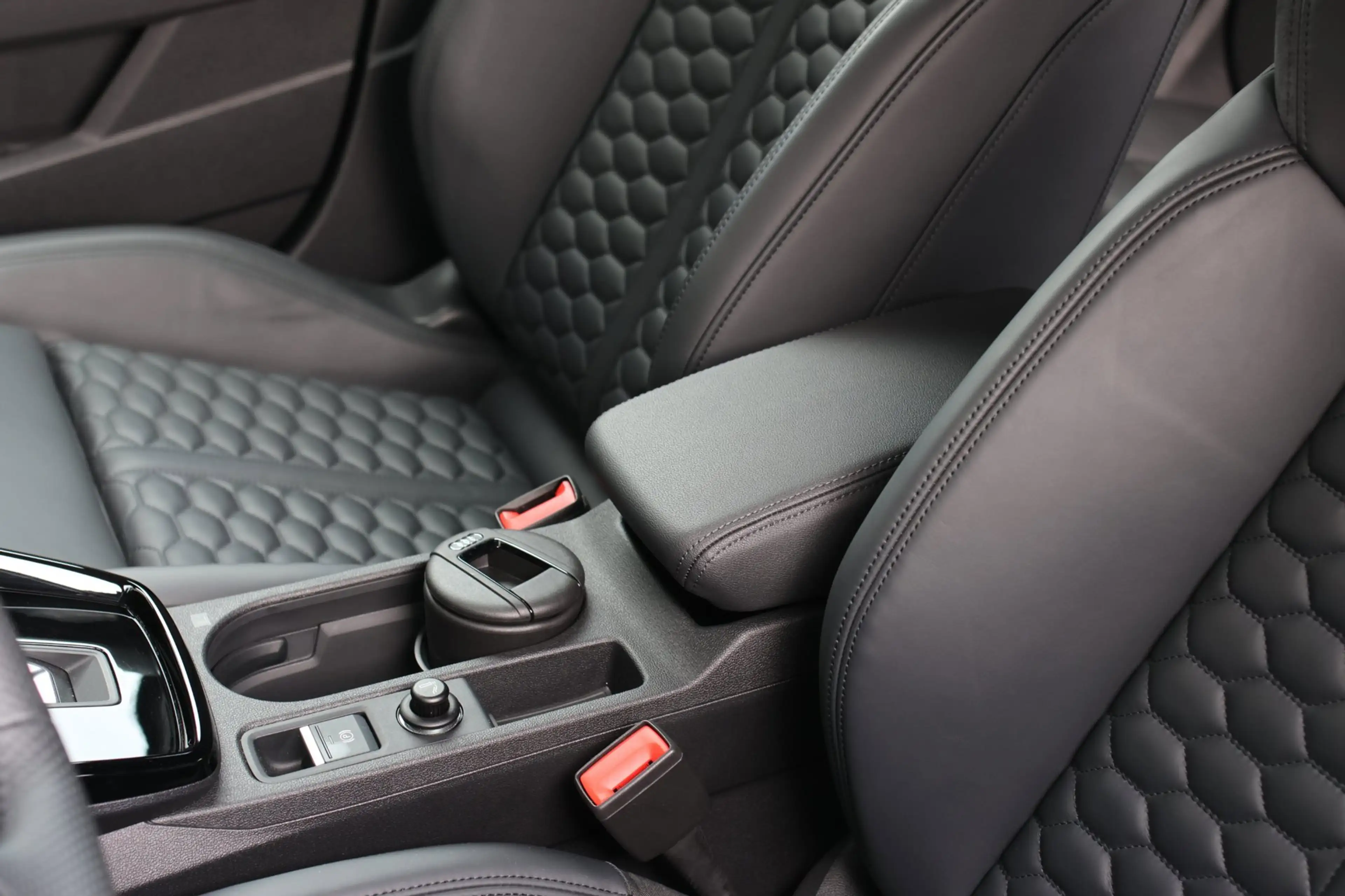 Audi RS3 Limousine 2.5 TFSI Quattro *Pano*B&O*Head-Up*Camer — photo 42