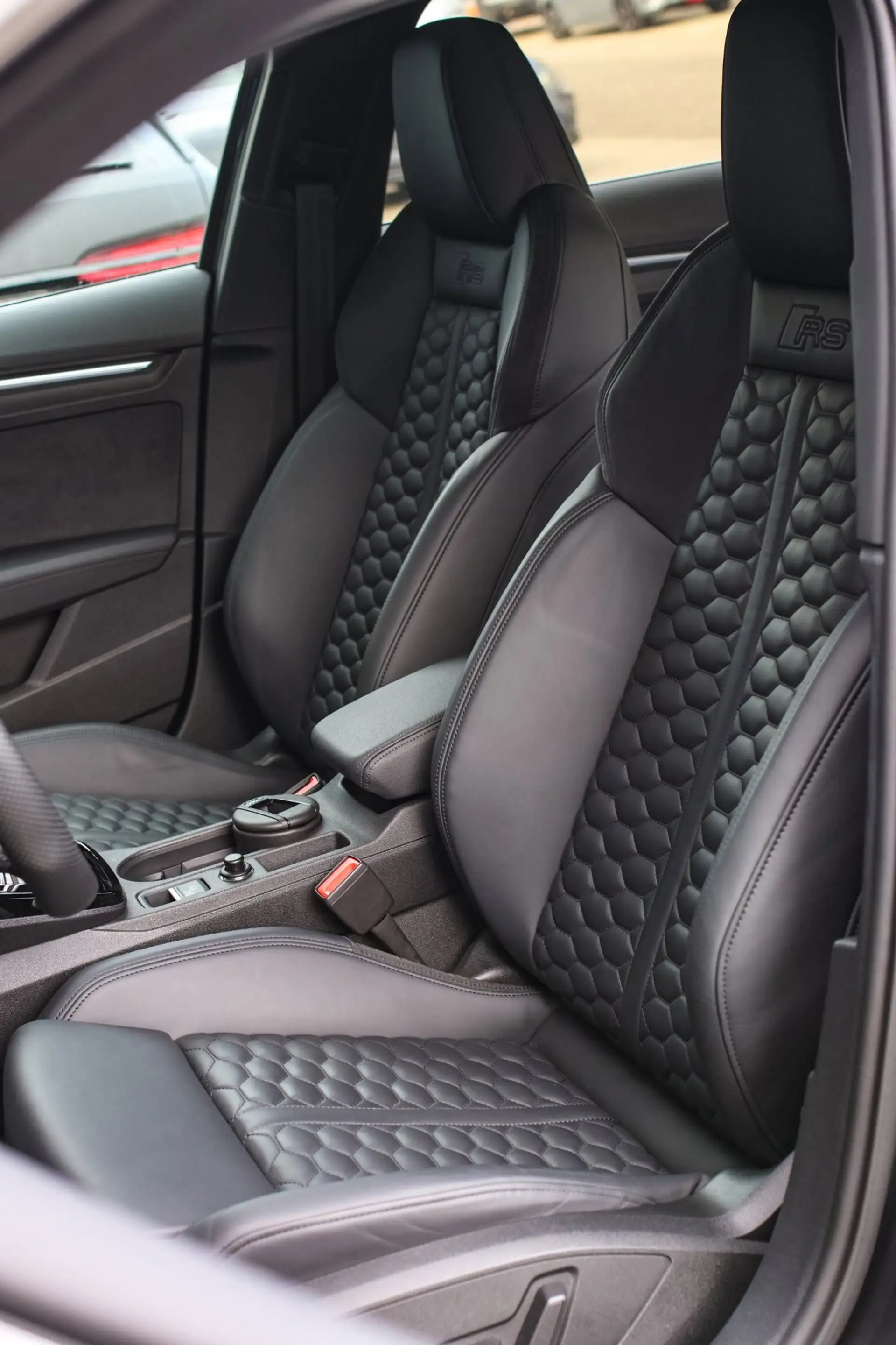 Audi RS3 Limousine 2.5 TFSI Quattro *Pano*B&O*Head-Up*Camer — photo 4