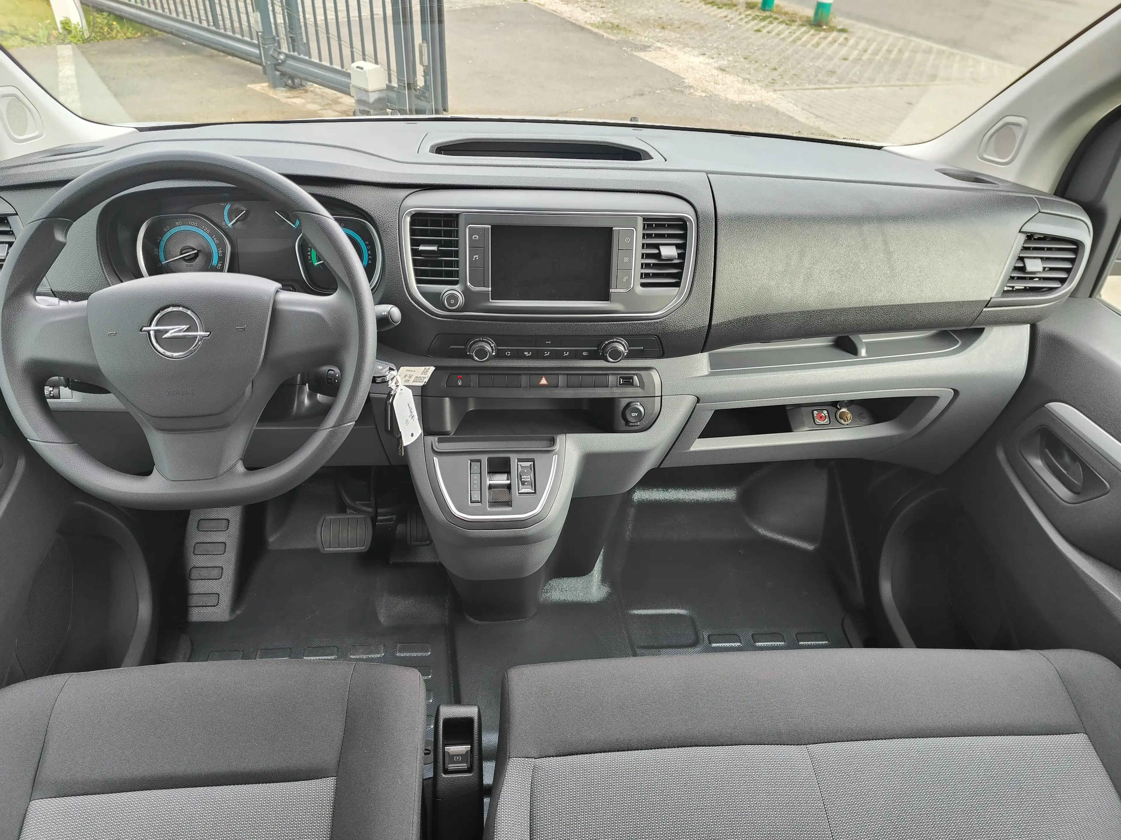 Opel Vivaro-e 75 kWh L3 Crew Van — photo 7