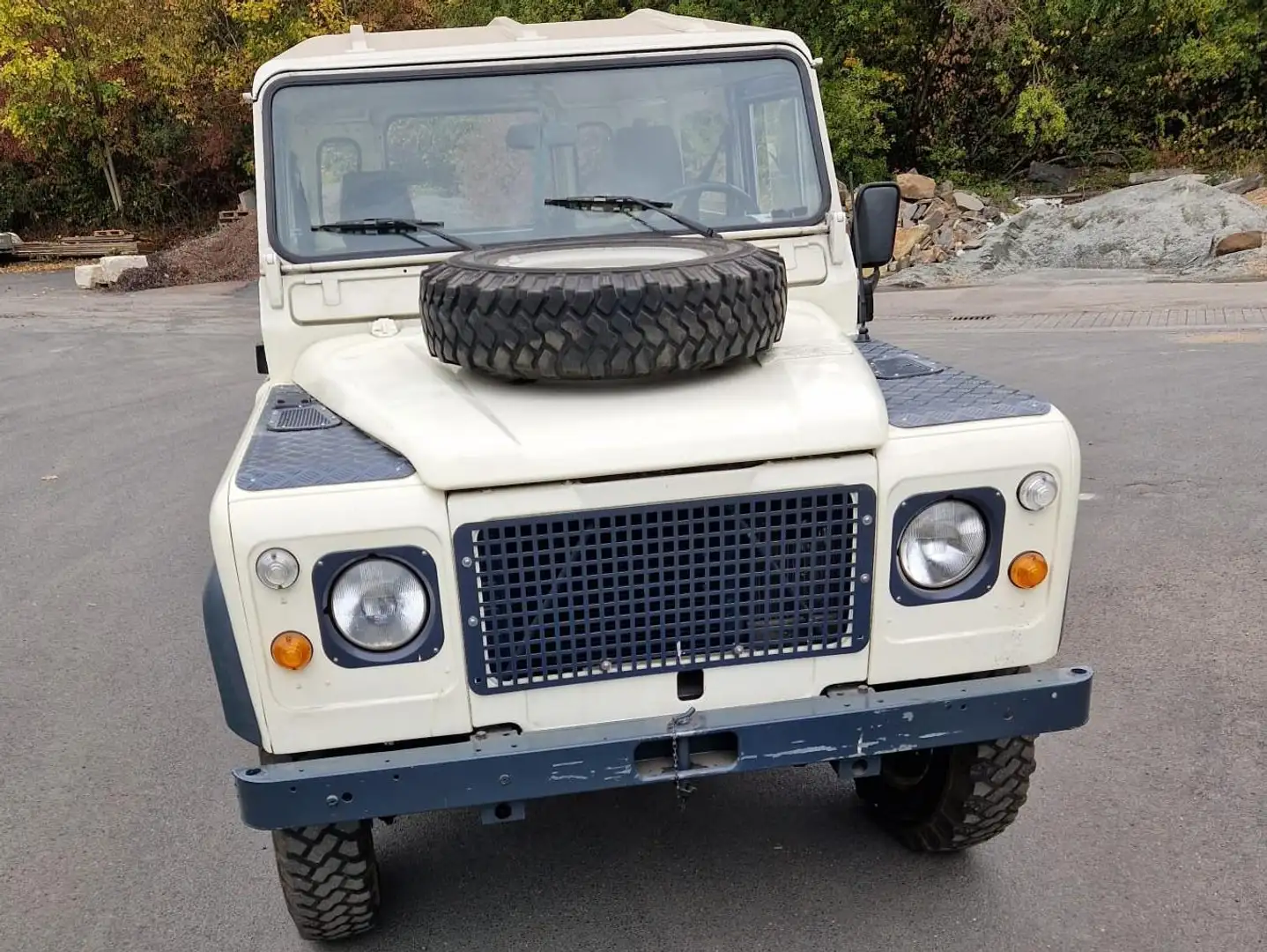 Land Rover Defender 110 300TDI mit neuem Zahnriemen, rostfrei Beige - 2