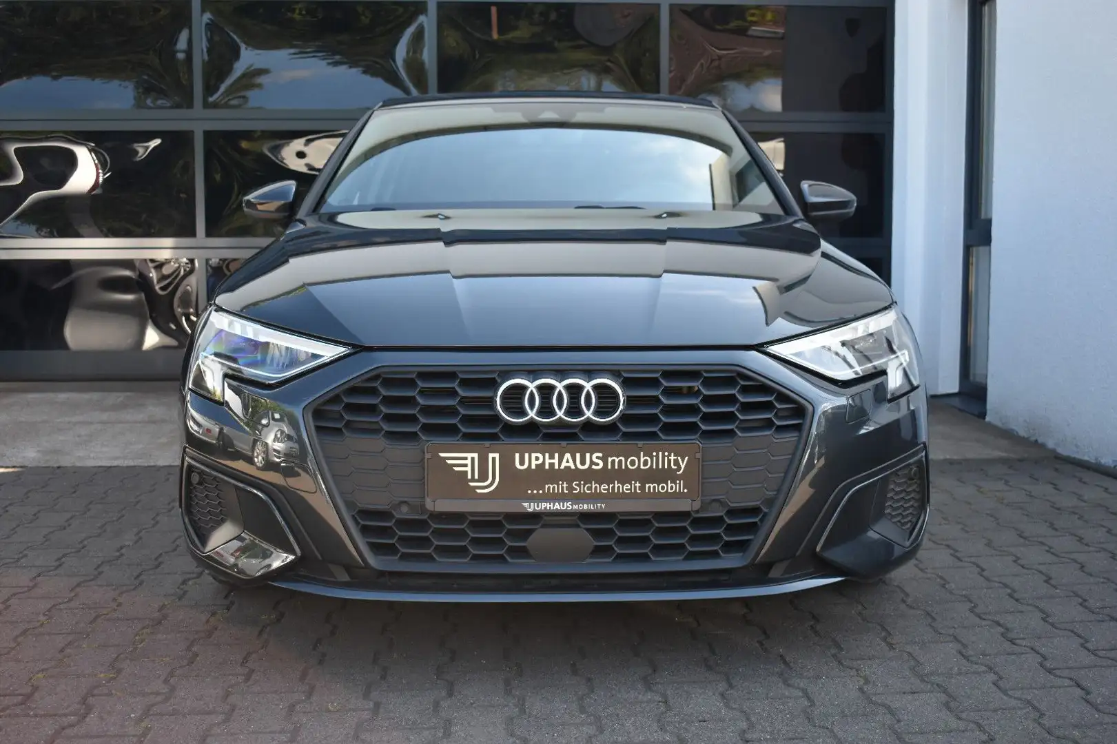 Audi A3 Sportback 30 TFSI S-Tronic*LED*Kamera*Totwink Grau - 2