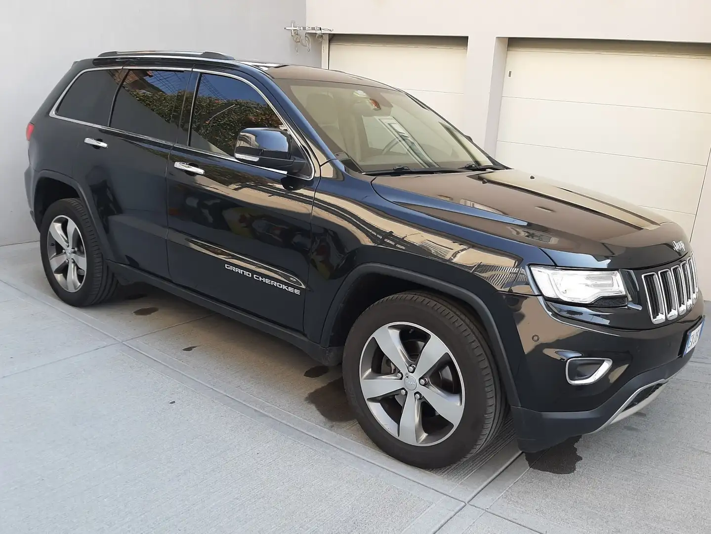 Jeep Grand Cherokee 3.0 crd (mjt II) V6 Limited 250cv auto Černá - 1