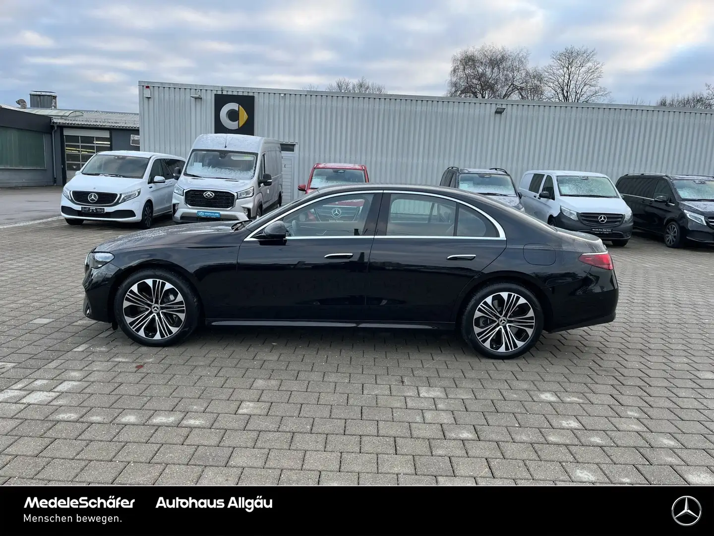 Mercedes-Benz E 300 E 300 e Avantgarde 19" Distronic Fahrassistent LED Schwarz - 2