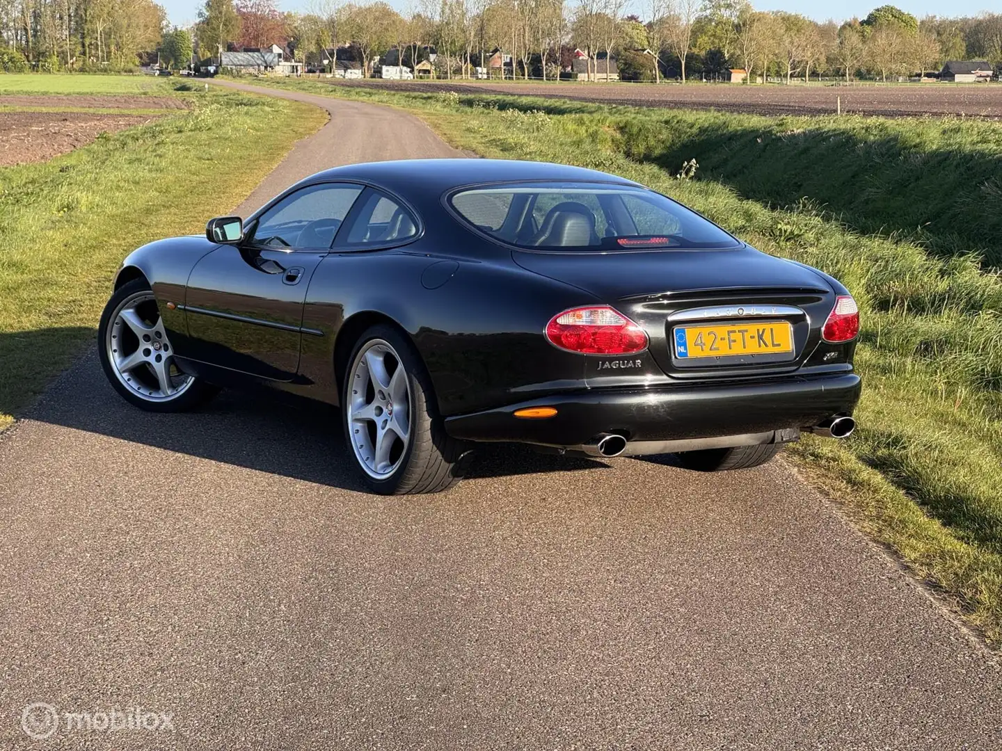 Jaguar XKR 4.0 V8 Coupé - Recaro - gereviseerde motor Schwarz - 2