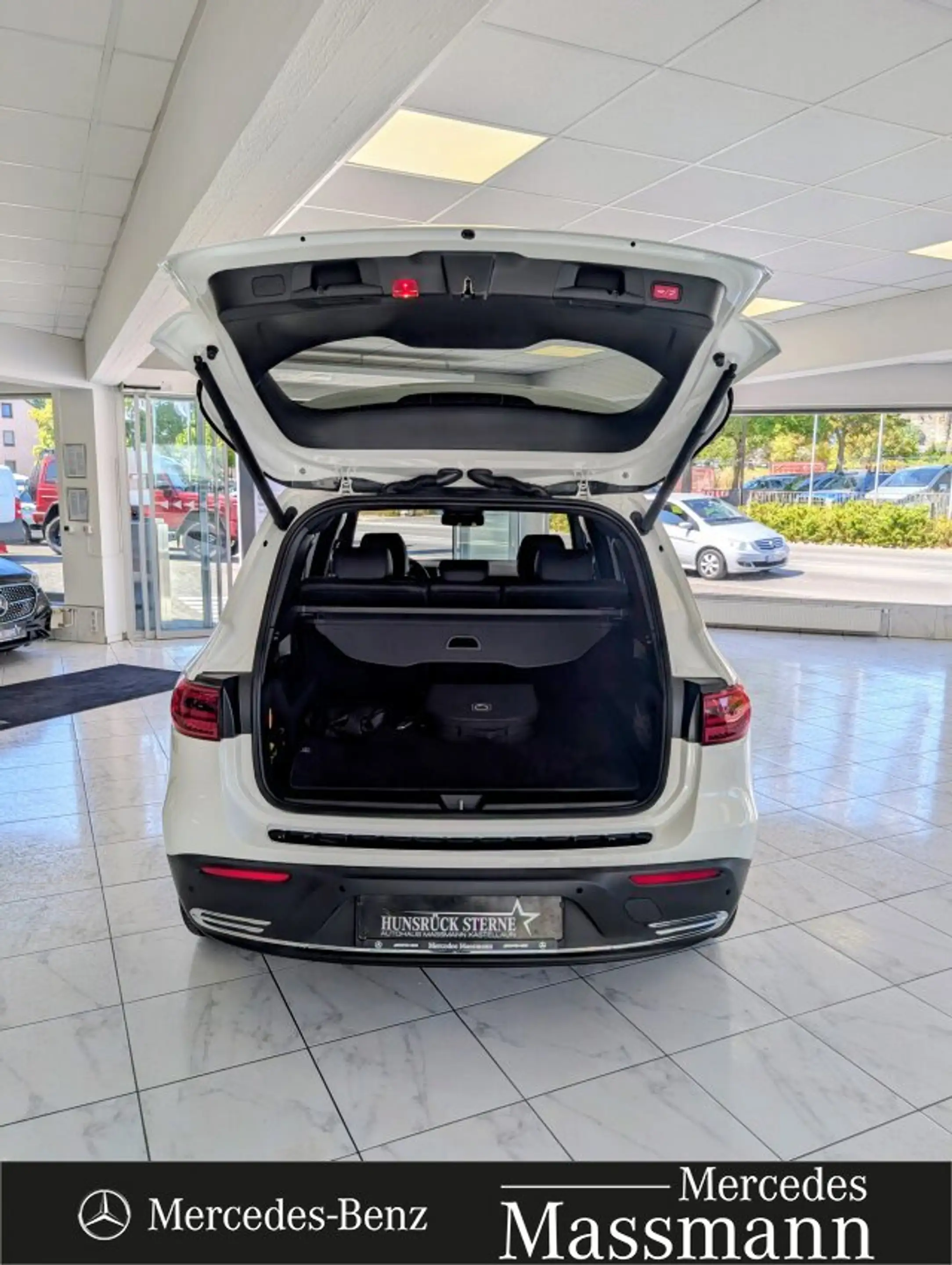 Mercedes-Benz EQB 300 EQB 300 4MATIC Progressive Navi/Klima/Xenon/LED — photo 6