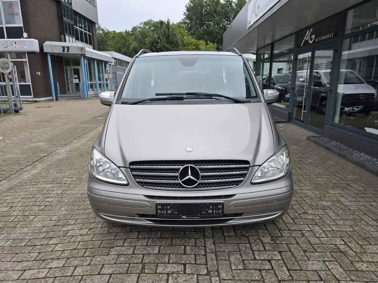 Mercedes-Benz Viano 2.2 CDI lang*Automatik*AHK*StHz*7-Sitzer* Argent - 2