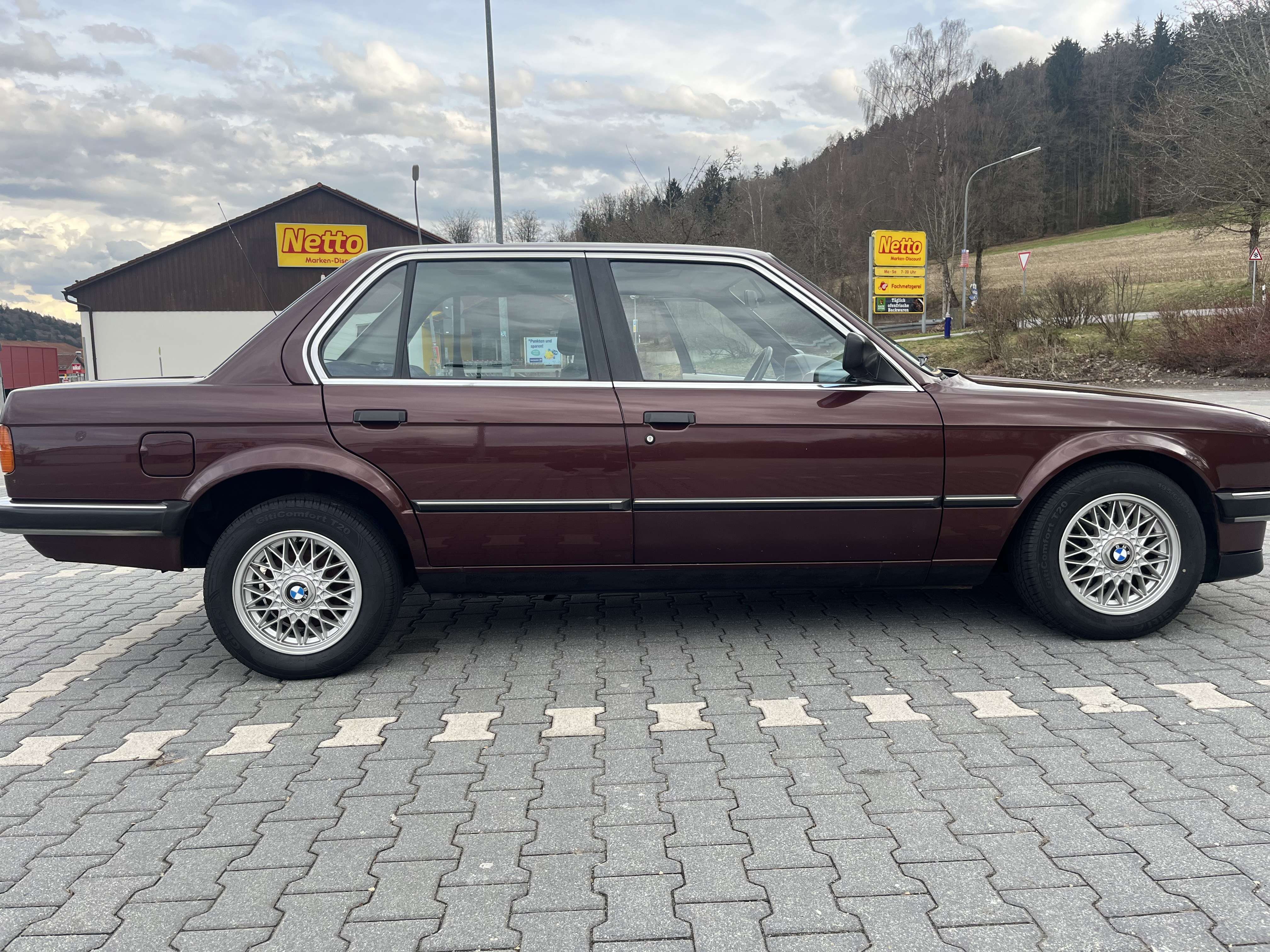 Second hand Bmw 3 Series 318
