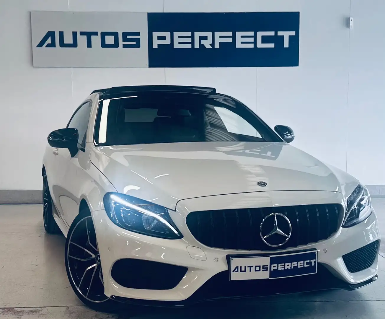 Mercedes-Benz C 200 Coupe BOITE AUTO TOIT PANO-OUVRANT S.CHAUFFANT GPS Blanc - 2