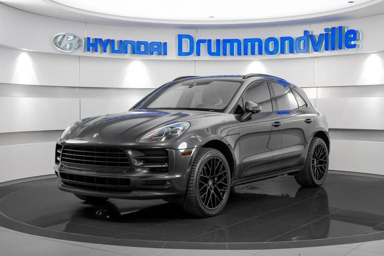Porsche Macan photo Porsche Macan