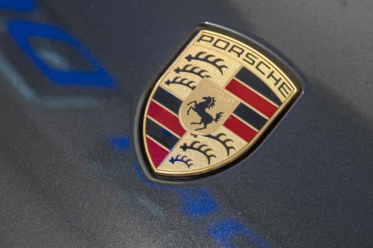 Porsche Macan photo Porsche Macan