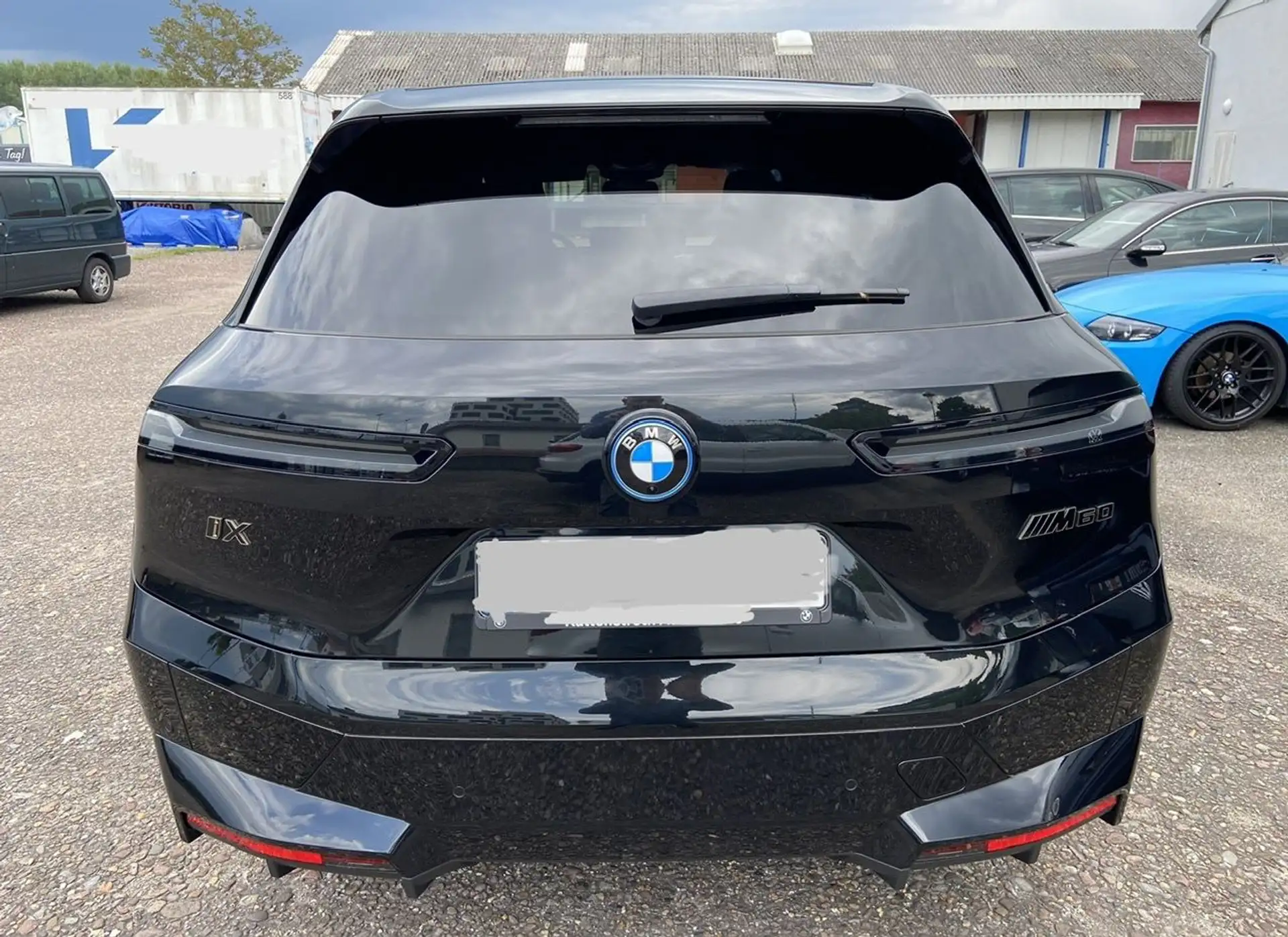 BMW iX M60 2023 검정 사진 7