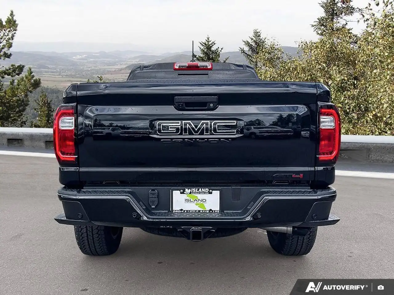 GMC Canyon photo GMC Canyon