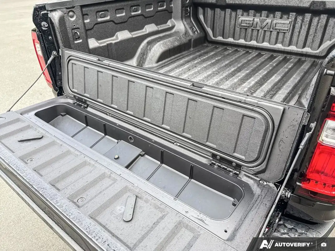 GMC Canyon photo GMC Canyon