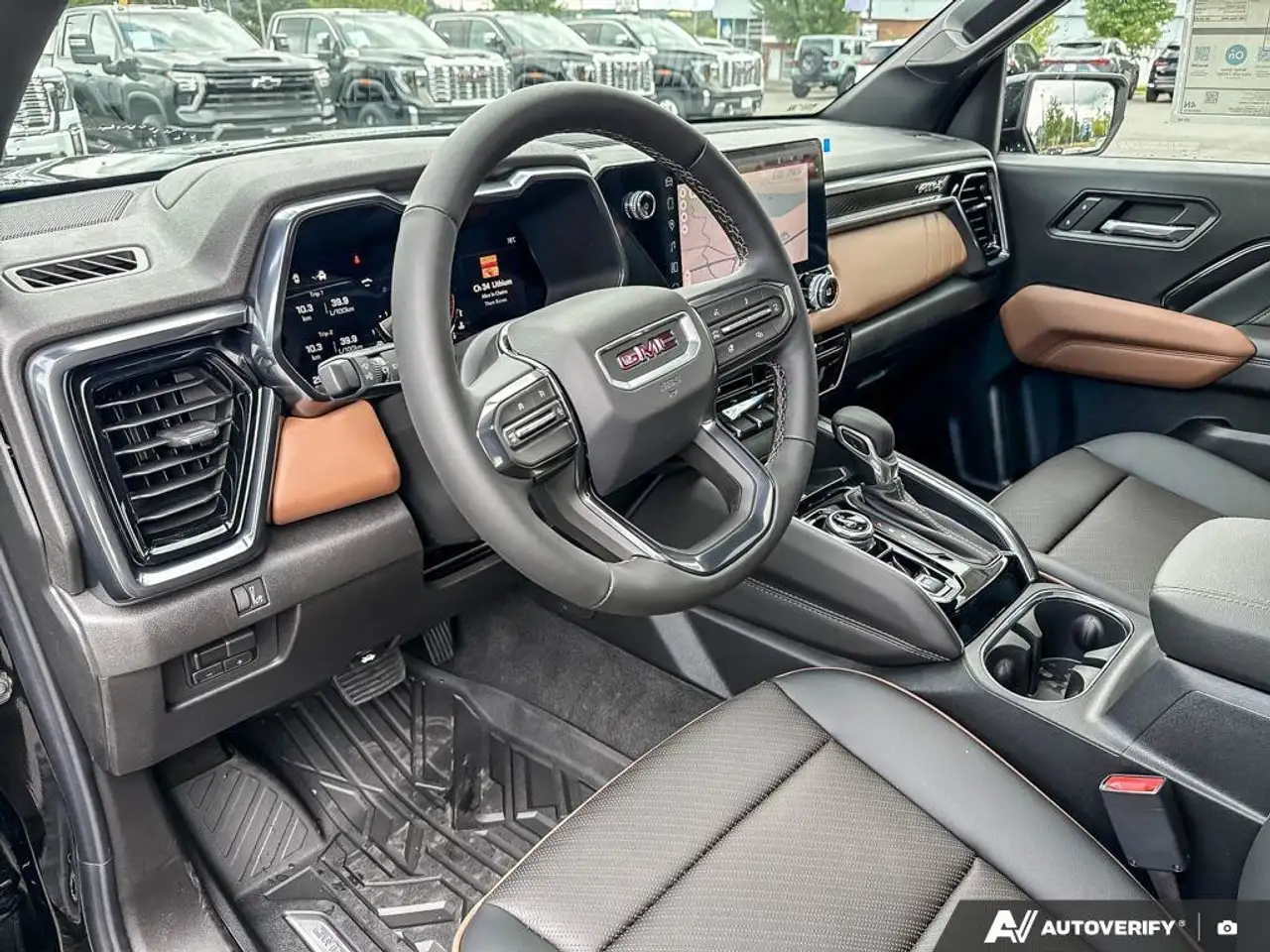 GMC Canyon photo GMC Canyon