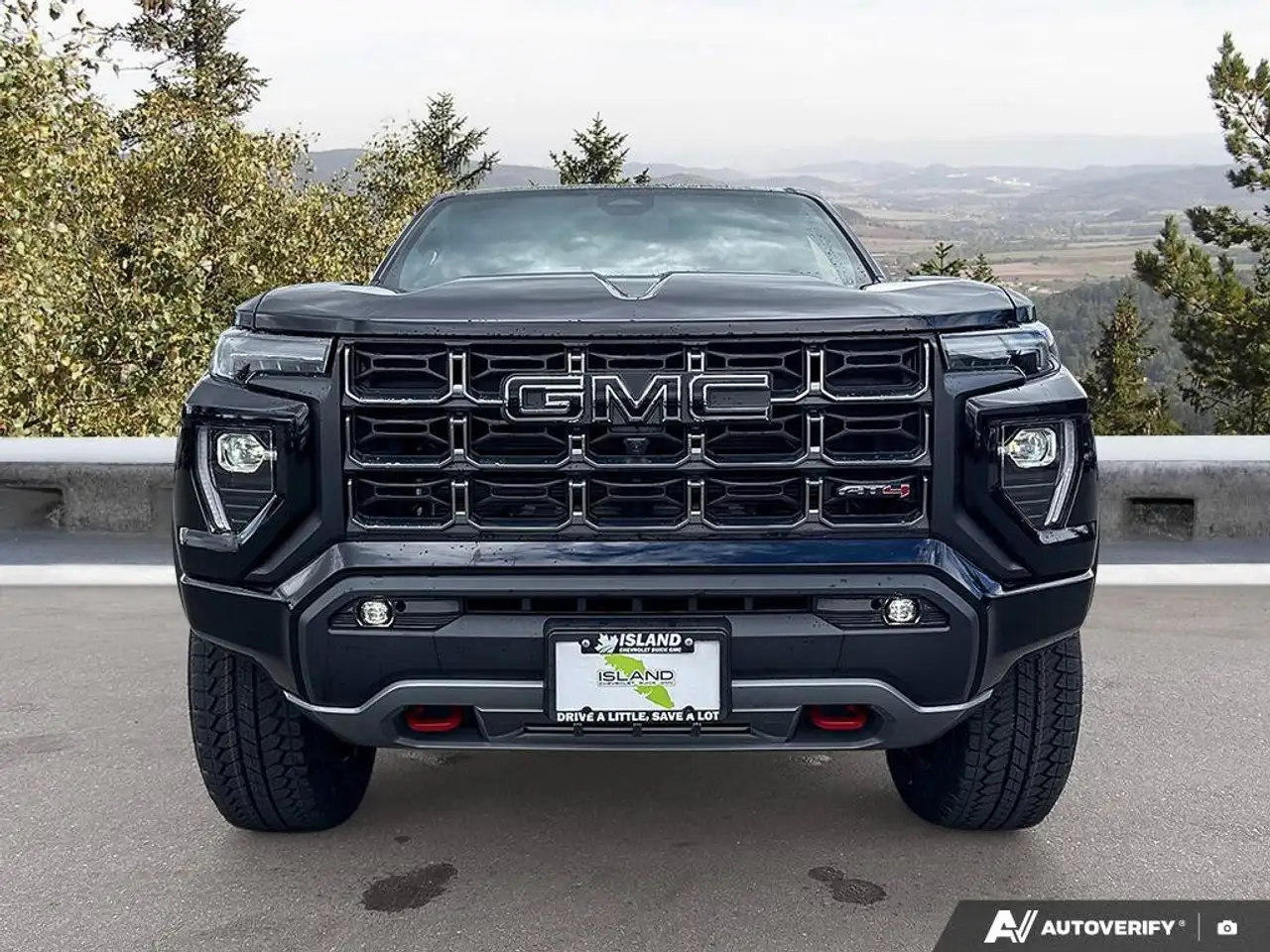 GMC Canyon photo GMC Canyon