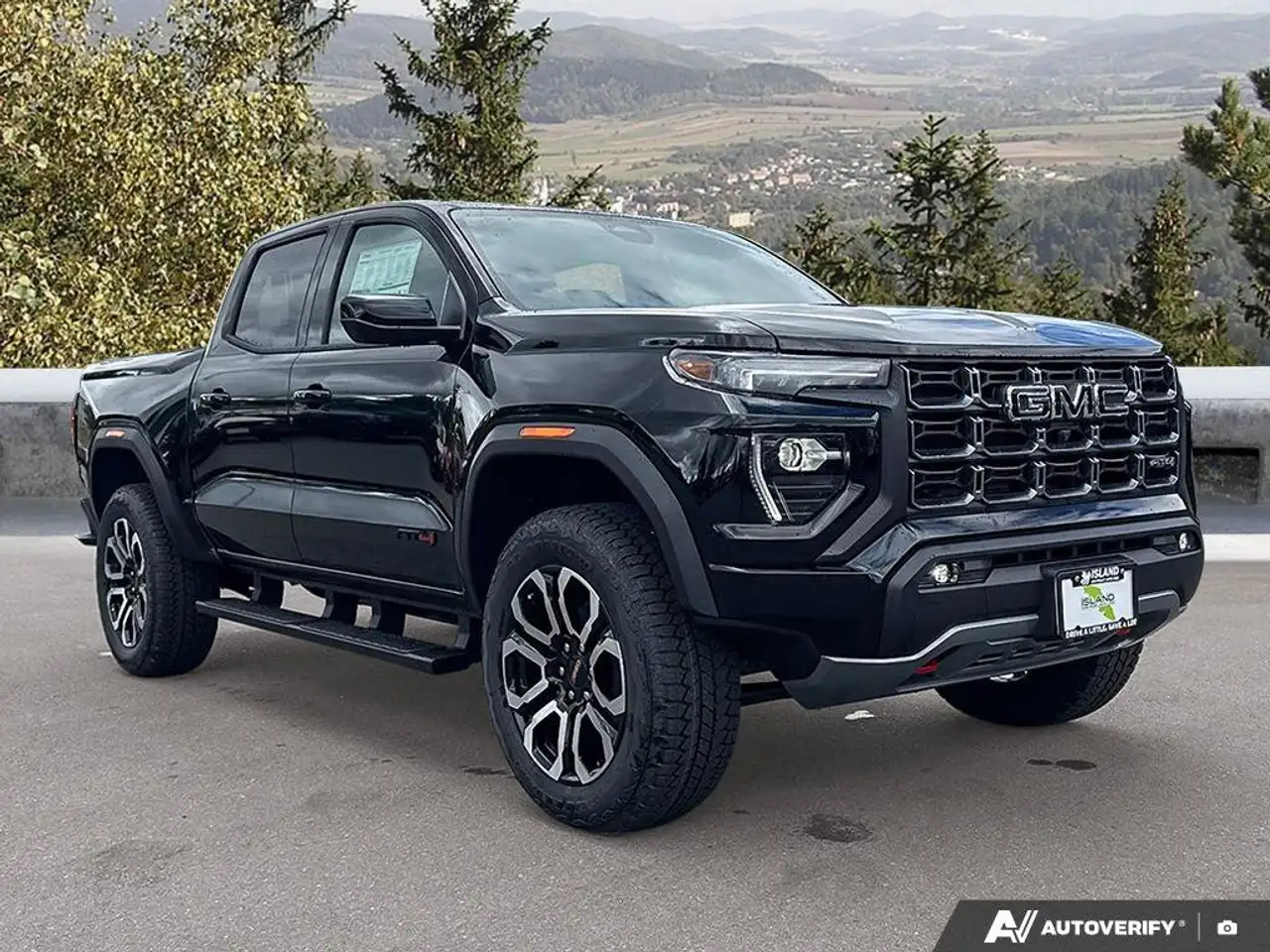 GMC Canyon photo GMC Canyon