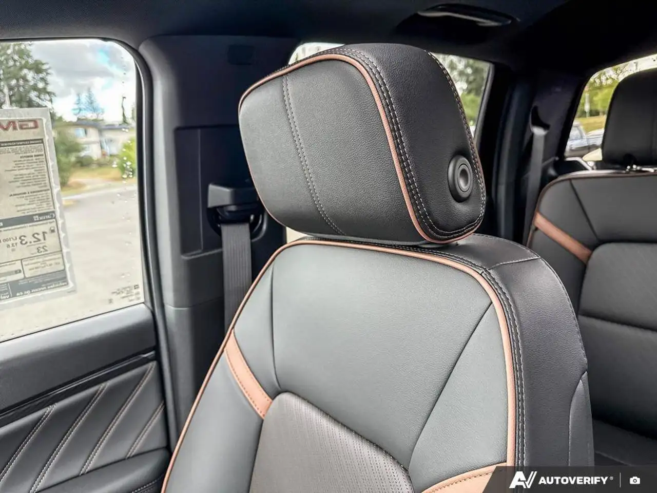 GMC Canyon photo GMC Canyon